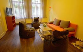 Comfort 2Bedrooms Quite Place!-Vinohrady